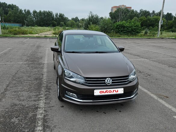 2016 Volkswagen Polo V Рестайлинг, коричневый - вид 1