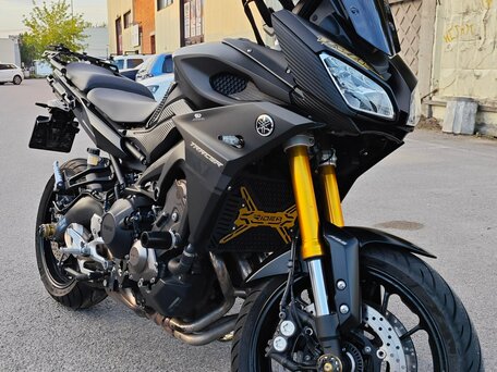 2017 Yamaha MT-09 Tracer (FJ-09), чёрный, 1100000 рублей, вид 4