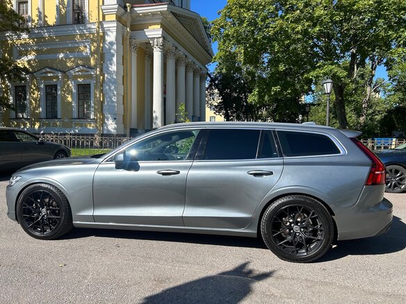 2019 Volvo V60 II, серый, 3400000 рублей - вид 8