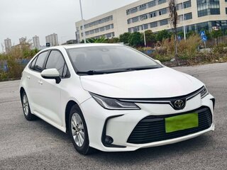 2022 Toyota Corolla XII (E210), белый, 1140000 рублей, вид 3