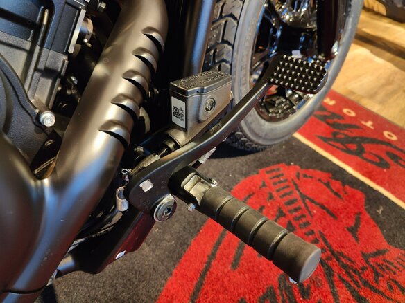 2026 Indian Scout, серый, 2390000 рублей - вид 10