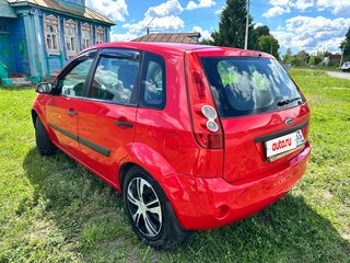 2007 Ford Fiesta Mk5, красный, 335000 рублей, вид 3