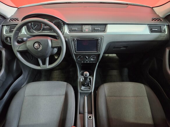 2018 Skoda Rapid I Рестайлинг, белый, 1199000 рублей - вид 9