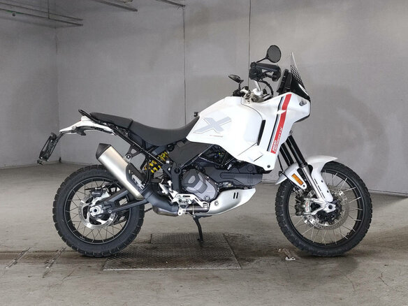 2022 Ducati DesertX, белый, 1350000 рублей