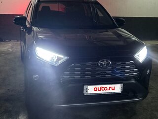 2020 Toyota RAV4 V (XA50), чёрный, 4100000 рублей, вид 1