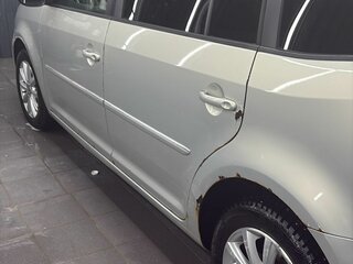 2012 Volkswagen Touran I Рестайлинг 2, серый, 900000 рублей, вид 3