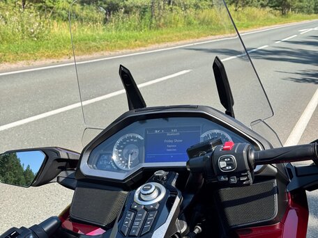 2019 Honda GL 1800 Gold Wing, красный, 2150000 рублей, вид 2