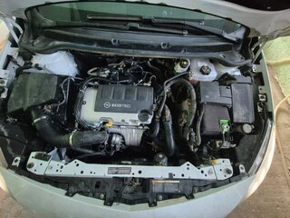 2014 Opel Astra J Рестайлинг, белый, 810000 рублей, вид 4
