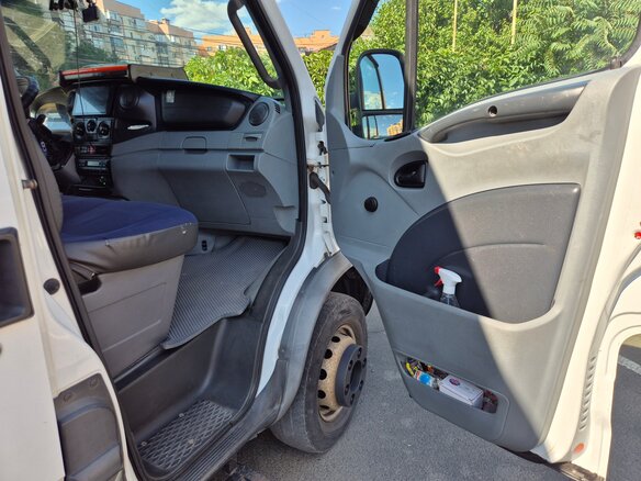 2007 Iveco Daily, белый, 1650000 рублей - вид 34