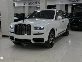 2023 Rolls-Royce Cullinan Black Badge I (Series I), белый, 43000000 рублей, вид 2