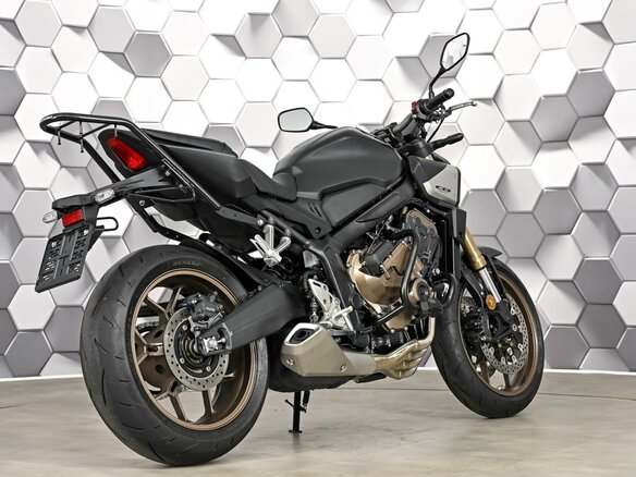 2025 Honda CB 650R, чёрный, 1199000 рублей - вид 6