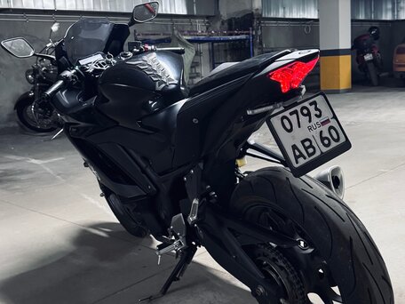 2020 Yamaha YZF-R3, чёрный, 590000 рублей, вид 2