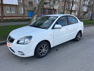 2010 Kia Rio II Рестайлинг, белый, 695000 рублей, вид 1