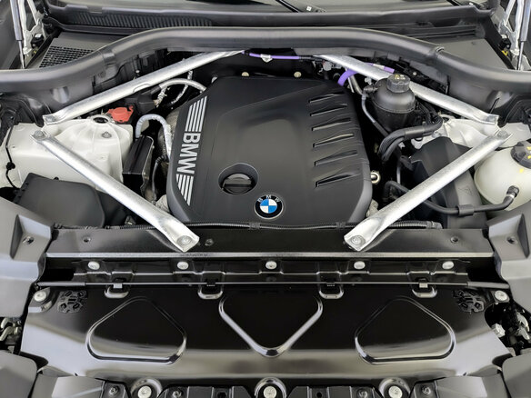 2023 BMW X5 30d IV (G05/G18) Рестайлинг, белый, 10850000 рублей - вид 9