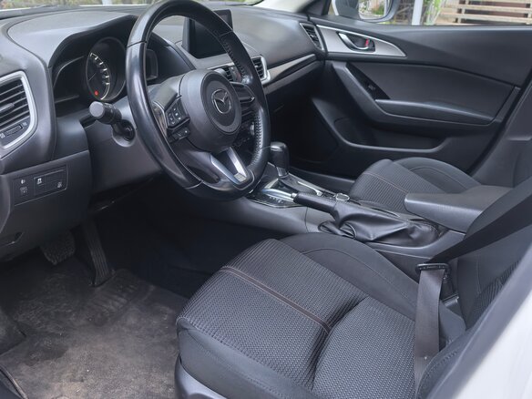 2018 Mazda 3 III (BM) Рестайлинг, белый, 1250000 рублей - вид 6