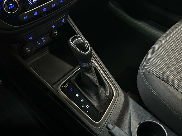 2017 Hyundai Solaris II, чёрный, 1080000 рублей - вид 17