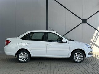 2026 Lada (ВАЗ) Granta I Рестайлинг, белый, 1218000 рублей, вид 2