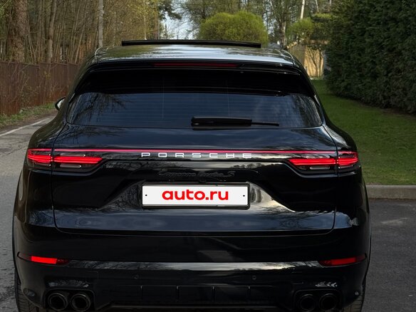 2019 Porsche Cayenne Turbo S E-Hybrid III, чёрный, 12300000 рублей - вид 1