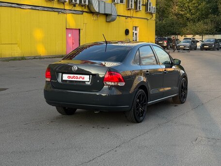 2015 Volkswagen Polo V, серый, 690000 рублей, вид 5