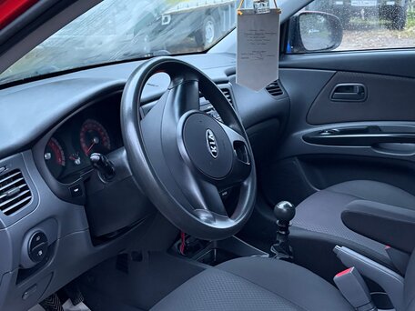 2011 Kia Rio II Рестайлинг, красный, 490000 рублей, вид 5