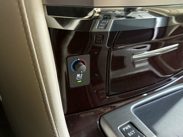 2013 Lexus LX 570 III Рестайлинг, чёрный - вид 19
