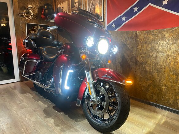 2017 Harley-Davidson Electra Glide, красный, 1590000 рублей - вид 9
