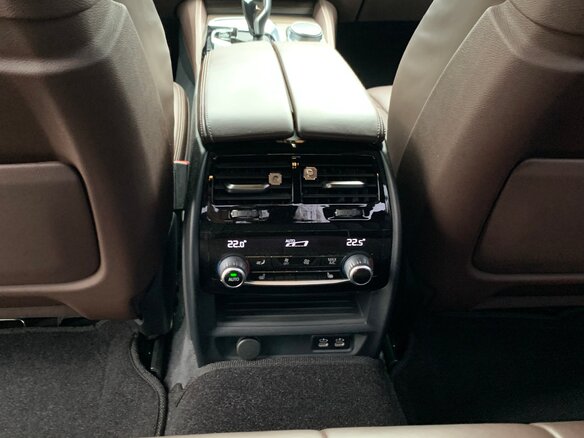 2020 BMW 5 серии 520d xDrive VII (G30/G31/G38), синий, 5200000 рублей - вид 12