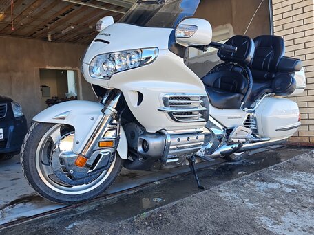 2010 Honda GL 1800 Gold Wing, белый, 1500000 рублей, вид 5