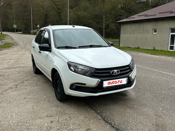 2021 Lada (ВАЗ) Granta I Рестайлинг, белый, 650000 рублей - вид 1