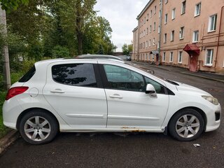 2011 Peugeot 308 I Рестайлинг, белый, 348000 рублей, вид 3