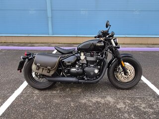 2020 Triumph Bonneville Bobber, чёрный, 1550000 рублей, вид 2