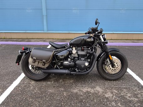 2020 Triumph Bonneville Bobber, чёрный, 1550000 рублей, вид 2