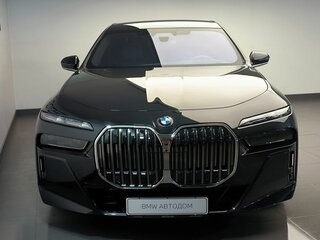 2025 BMW 7 серии 740i xDrive VII (G70), чёрный, 15750000 рублей, вид 3