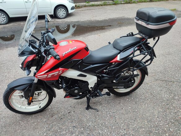 2021 Bajaj Pulsar NS 200, красный, 170000 рублей - вид 1