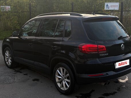2016 Volkswagen Tiguan I Рестайлинг, чёрный, 1720000 рублей, вид 3