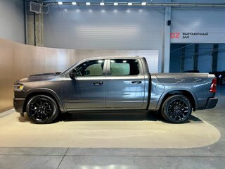 2026 Ram 1500 Crew Cab V Рестайлинг, серый, 9890000 рублей, вид 4