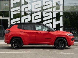 2022 Jeep Compass II Рестайлинг, красный, 3285000 рублей, вид 5