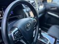 2017 Toyota Camry VII (XV50) Рестайлинг, белый, 2050000 рублей - вид 10