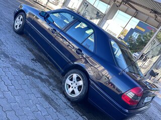 1997 Mercedes-Benz C-Класс 180 I (W202), синий, 345000 рублей, вид 1