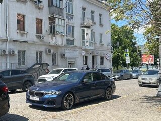 2021 BMW 5 серии M550i xDrive VII (G30/G31/G38) Рестайлинг, синий, 8000000 рублей, вид 3