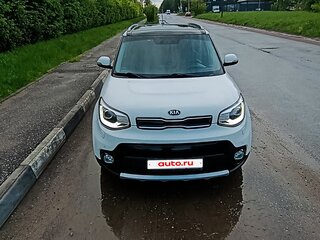 2017 Kia Soul II Рестайлинг, белый, 2200000 рублей, вид 2