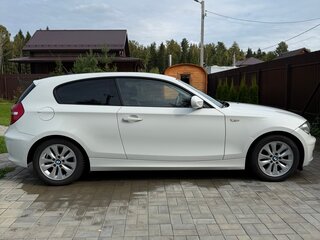 2011 BMW 1 серии 116i I (E81/E82/E87/E88) Рестайлинг, белый, 899000 рублей, вид 4