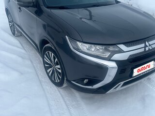 2019 Mitsubishi Outlander III Рестайлинг 3, серый, 1800000 рублей, вид 2