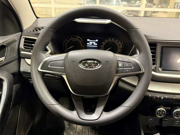 2025 Lada (ВАЗ) Vesta I Рестайлинг (NG), белый, 1375000 рублей - вид 6