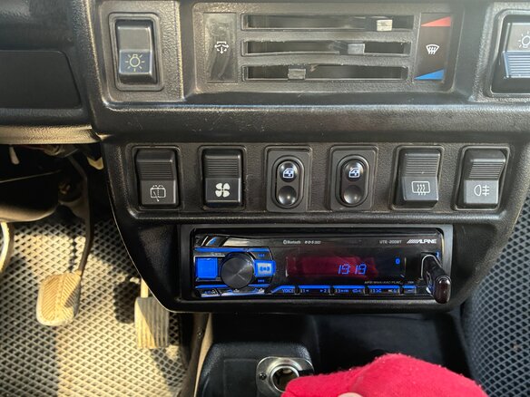 2008 Lada (ВАЗ) 2121 (4x4) I Рестайлинг, пурпурный, 380000 рублей - вид 25
