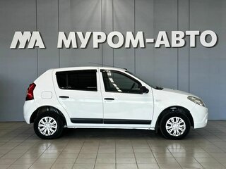 2013 Renault Sandero I, белый, 490000 рублей, вид 2