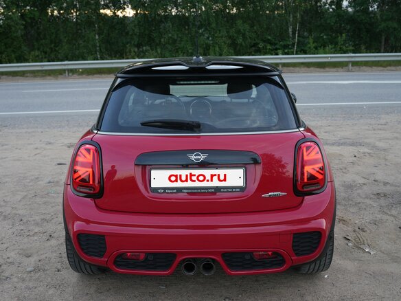 2019 Mini Hatch JCW III (F55/F56) Рестайлинг, красный - вид 11