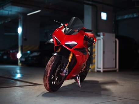 2021 Ducati Panigale V4, красный, 2210000 рублей, вид 2