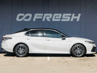 2021 Toyota Camry VIII (XV70) Рестайлинг, белый, 3200000 рублей, вид 5