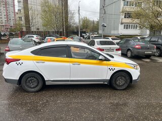 2017 Hyundai Solaris II, белый, 1000000 рублей, вид 2